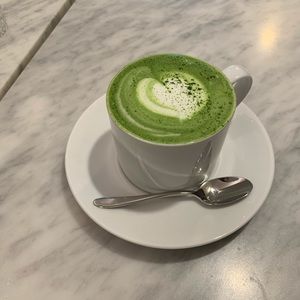 Meet your Posher, Chloe